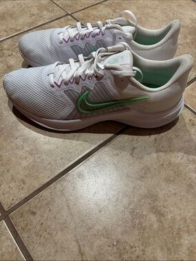 Nike White Running Sneakers with Mint Green Swoosh. DownShifter Running Shoes.